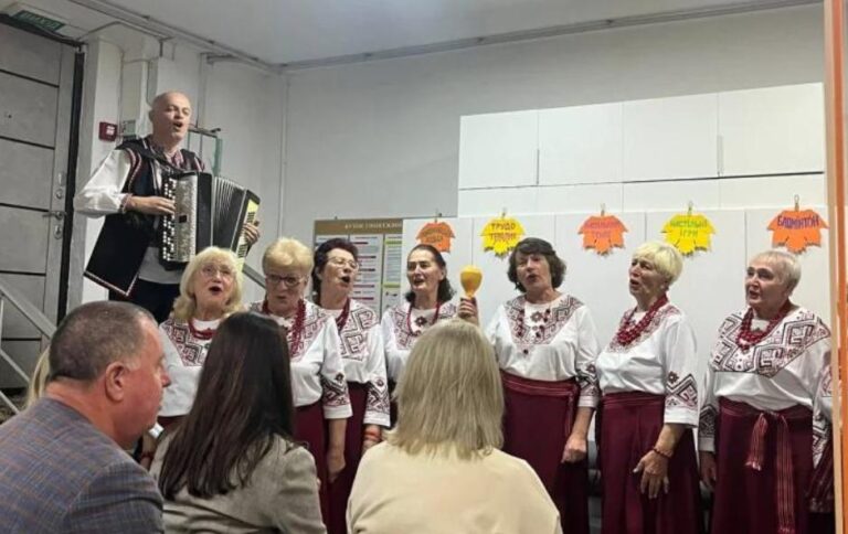 хор