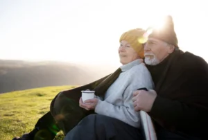 пенсионеры в горах