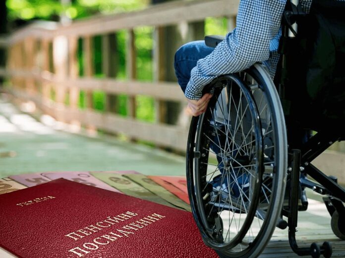 пенсия по инвалидности: стаж и документы