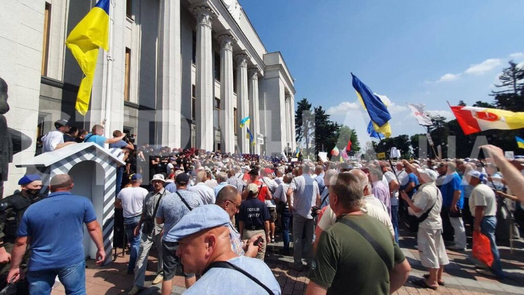 повышении пенсии военнослужащим