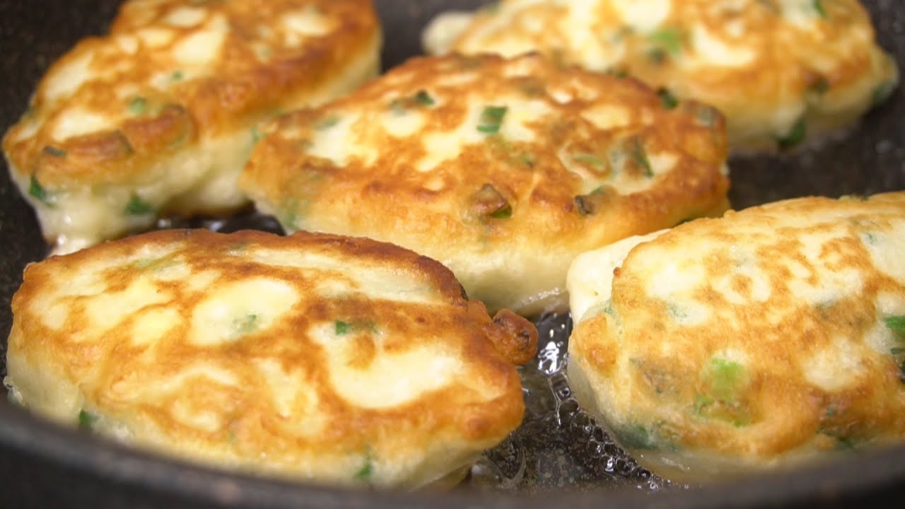Картофельные пирожки с капустой и грибами – кулинарный рецепт