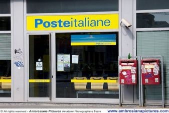 Ленивый итальянский почтальон сдал в макулатуру неотправленные письма