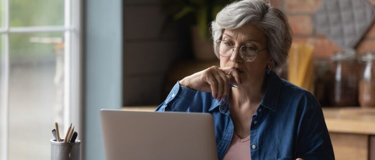 Пенсіонерам призупиняють виплату пенсії – у Мінсоцполітики назвали причини