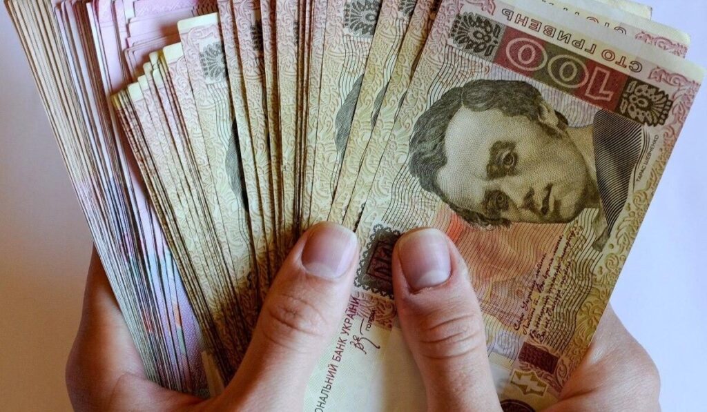 деньги 6500 грн
