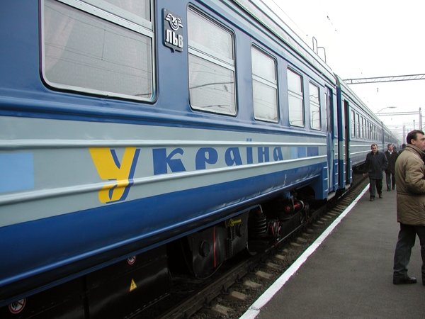 «Укрзализныця» на майские пустит 18 дополнительных поездов