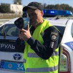 Поліцейський на дорозі