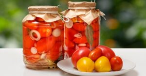 Помидоры с луком на зиму