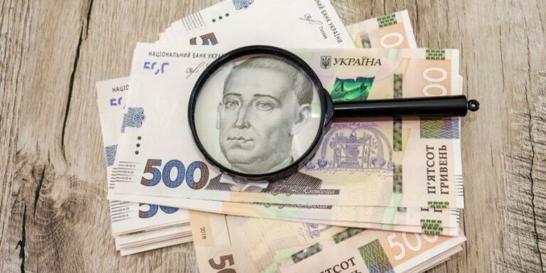 Украинцы смогут получить дополнительную денежную помощь на каждого члена семьи: куда обращаться