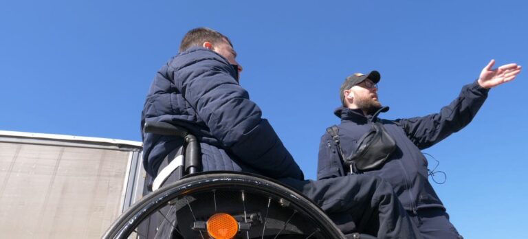 Яку допомогу можуть одержати особи з інвалідністю від громадських організацій?