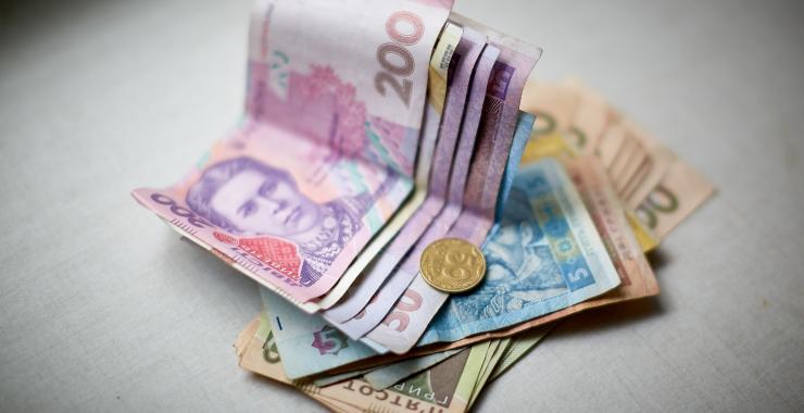 Украинцам выплатят новую помощь в размере 2200 гривен: заявление нужно подать до 31 марта