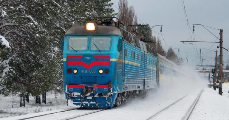 потяг укрзалізниці