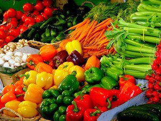 разноцветные фрукты и овощи