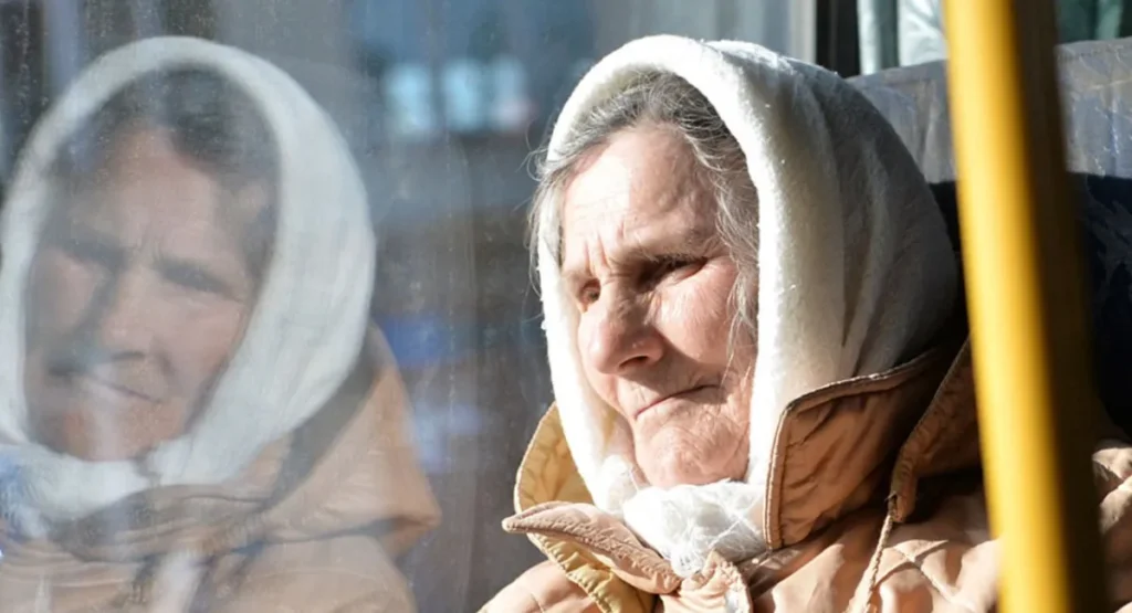 Пенсионерка в транспорте