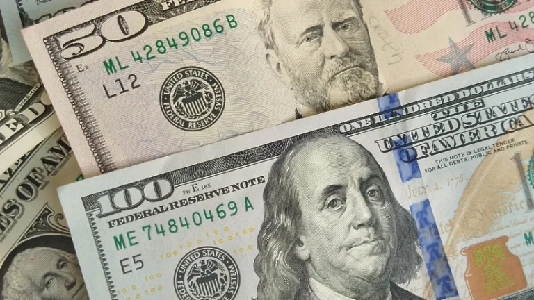 Портреты на американсих долларах: кто изображен на банкнотах