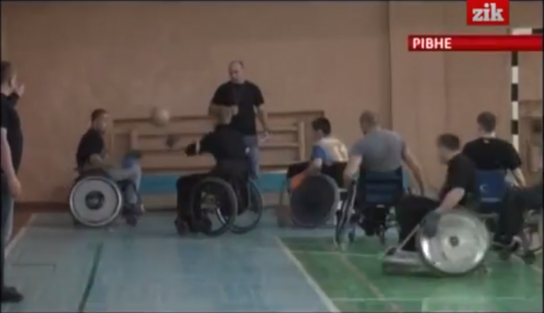 В Ровно прошел чемпионат по регби на инвалидных колясках
