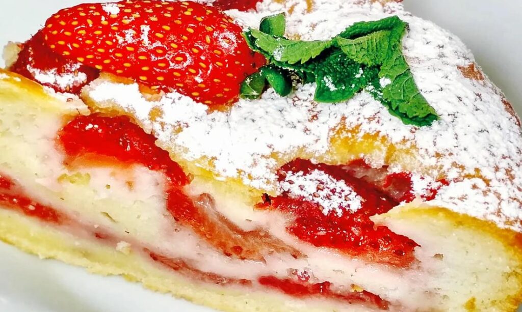 шарлотка из клубники