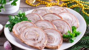 рулет зі свинини з чорносливом рецепт