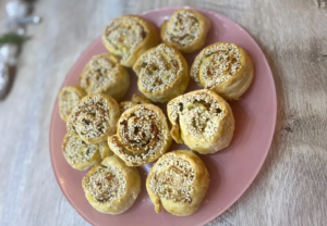 рулетики с курицей и кунжутом