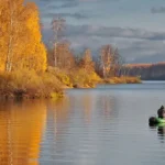 рыбаки на озере