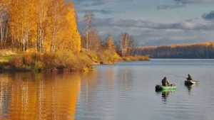 рыбаки на озере