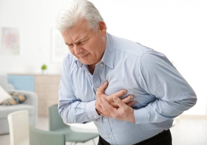 Серцевий напад: як допомогти?