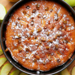 шарлотка на згущеному молоці