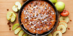 шарлотка на згущеному молоці