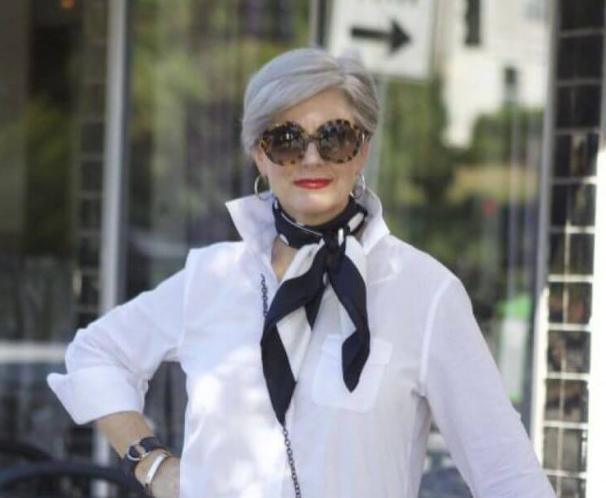 Мода элегантного возраста: как правильно выбрать шейный платок