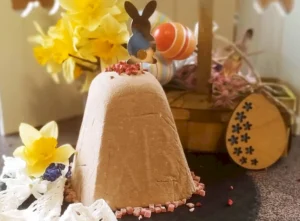 шоколадна паска з вишневою начинкою