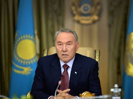Назарбаев перевел все банковские вклады населения в валюту (ВИДЕО)