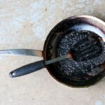 сковорода с нагаром