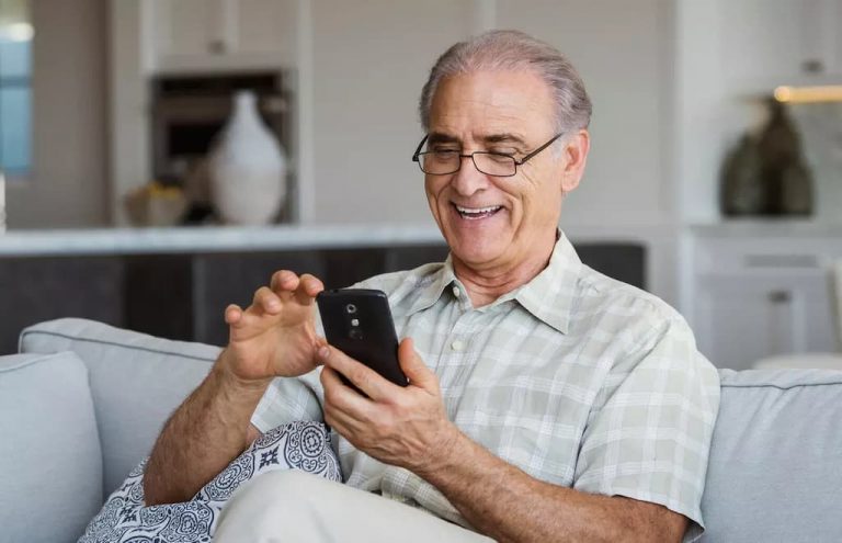 смартфон для пожилых людей