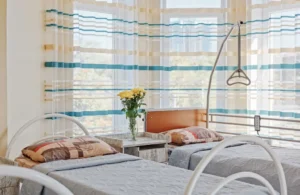 Догляд за літніми людьми