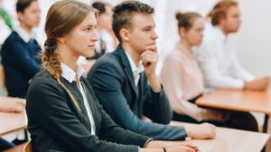 старшокласники