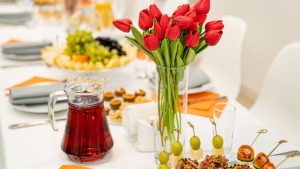 стол с канапушками