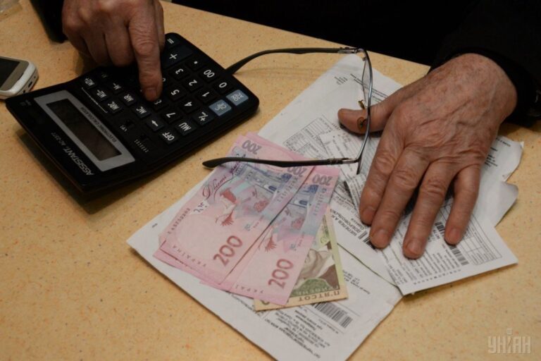 Безробітні українці можуть отримати субсидію на оплату комунальних послуг: що для цього потрібно
