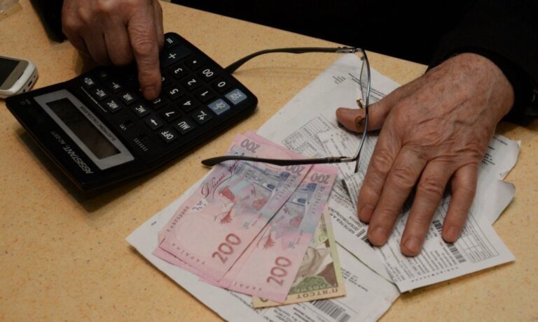 Безработные украинцы могут получить субсидию на оплату коммунальных услуг: что для этого нужно