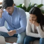 Сумна пара з документами