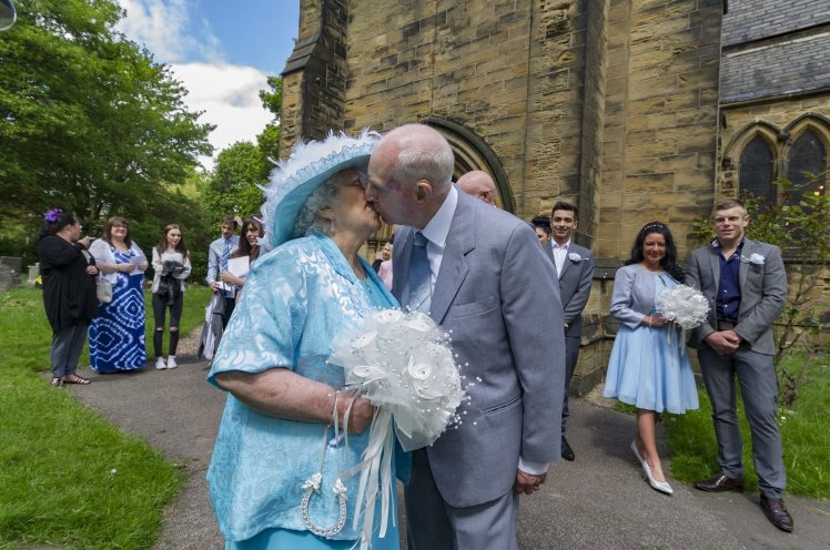Влюбленные поженились спустя 44 года (ФОТО)