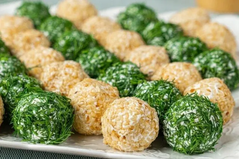 сырные шарики с укропом и кунжутом