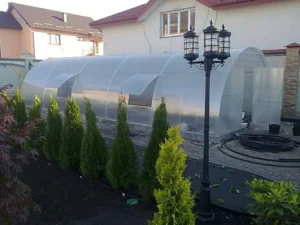 теплиця з полікарбонату