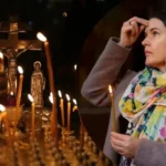 Жінка у церкві
