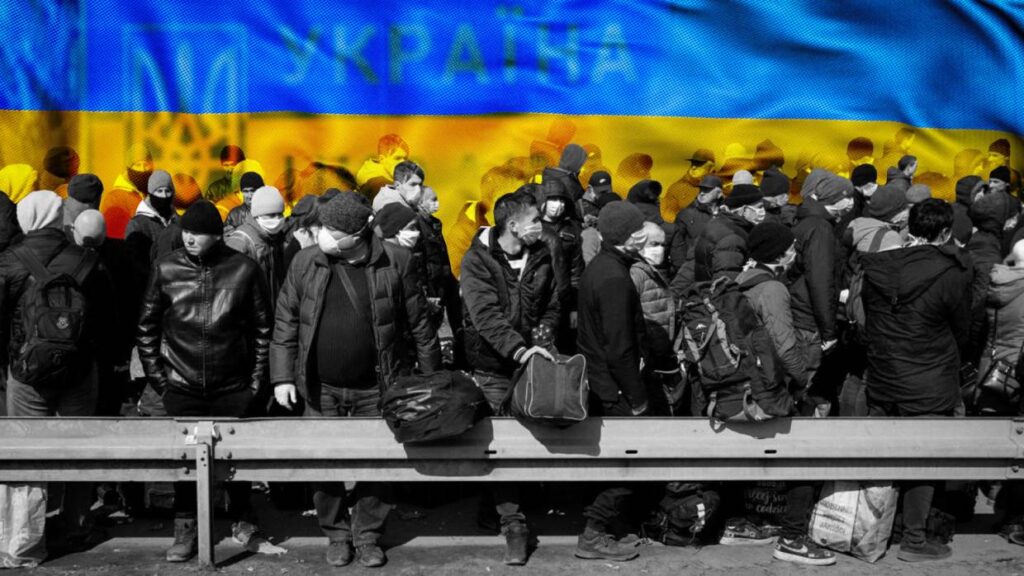 люди на фоне украинского флага