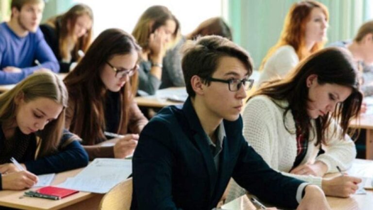 В українських школах з 1 вересня оновлять навчальну програму: що зміниться?