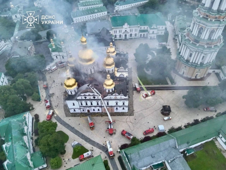 Удар по лавре