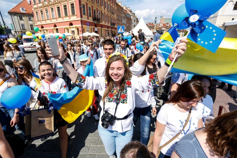 Украинцы-беженцы должны будут платить налоги в Польше