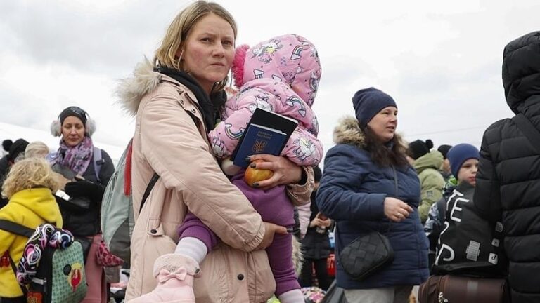 Стало известно, сколько украинцев переехали в страны Евросоюза из-за войны