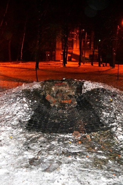 В Харькове подорвали памятник УПА