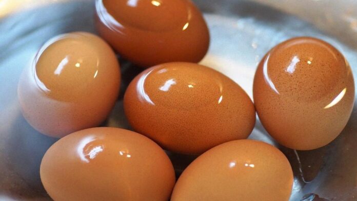 варити яйця
