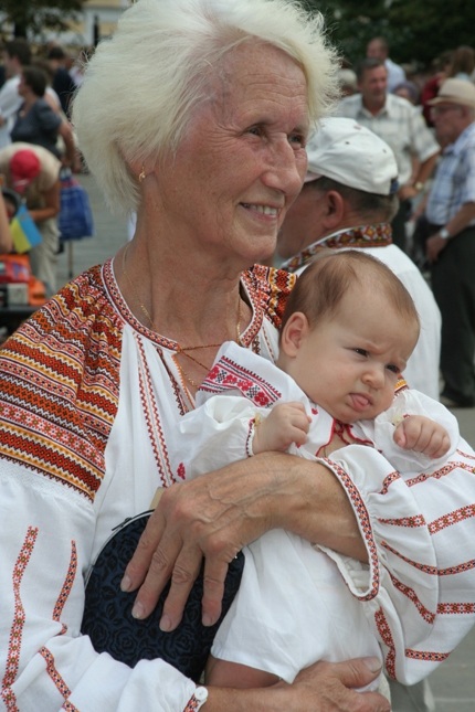 Украинцев призывают надеть вышиванки